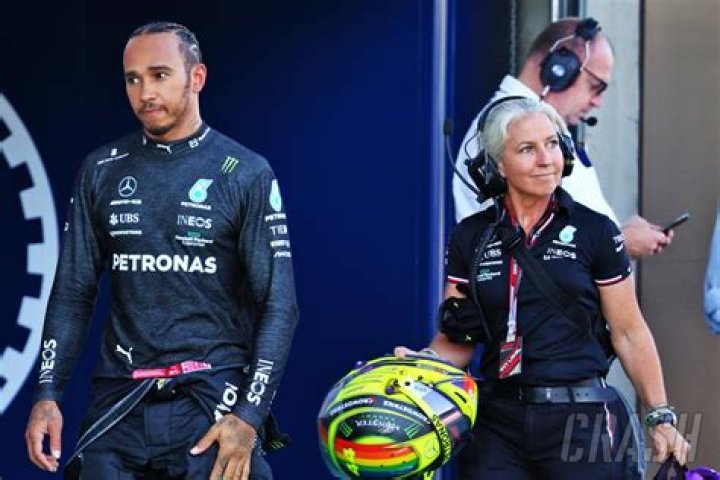 Lewis Hamilton reveals the key habit that Angela Cullen instilled in him | F1