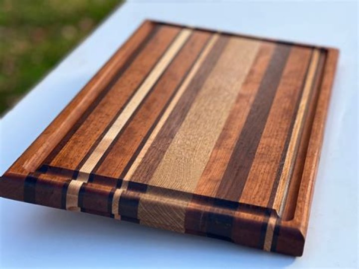 Red Oak and Walnut Serving Board
– Laurel Mercantile